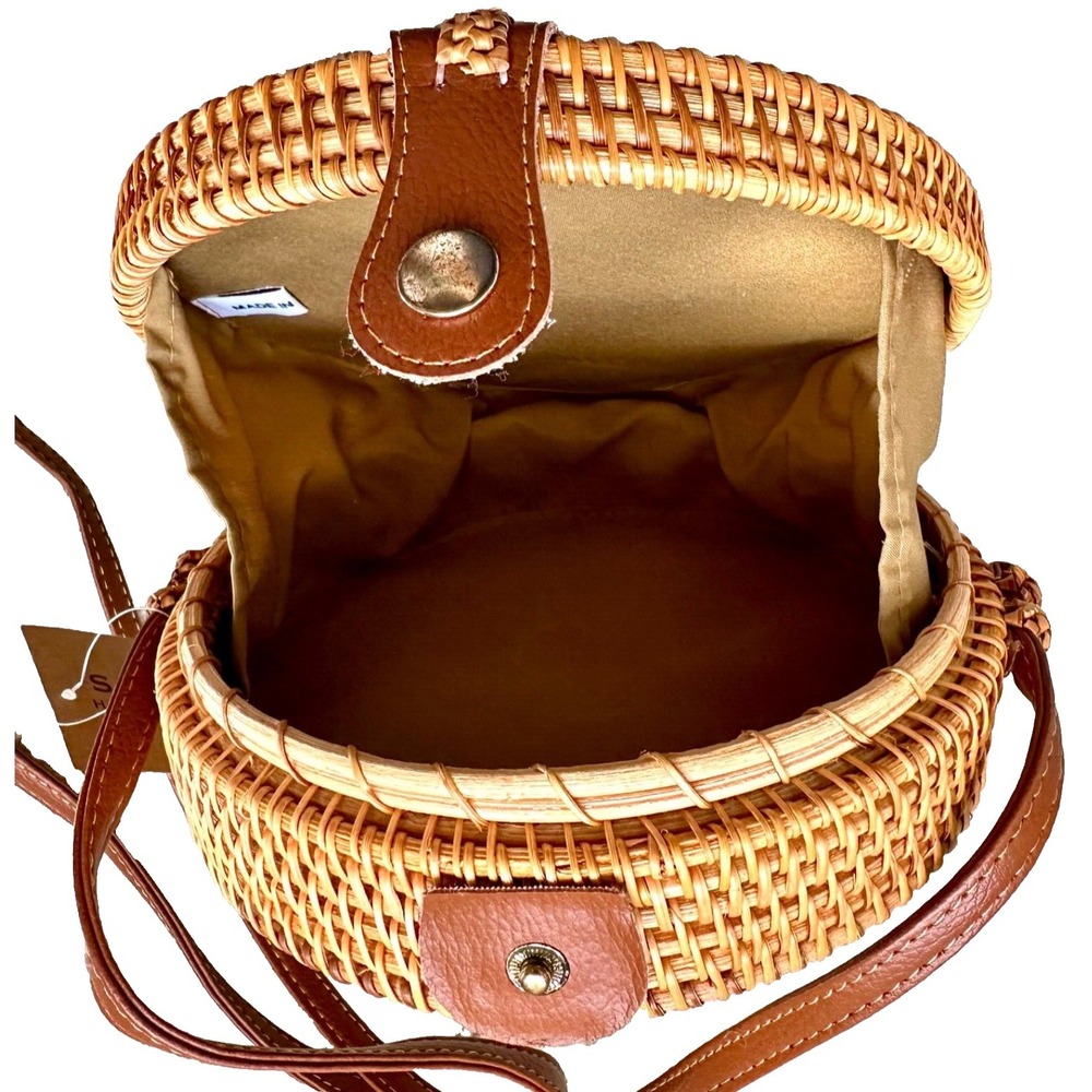 SAVANNA Hand Woven Designs NWT Sea Shell Adorned Round Raffia Box Crossbody Bag‎